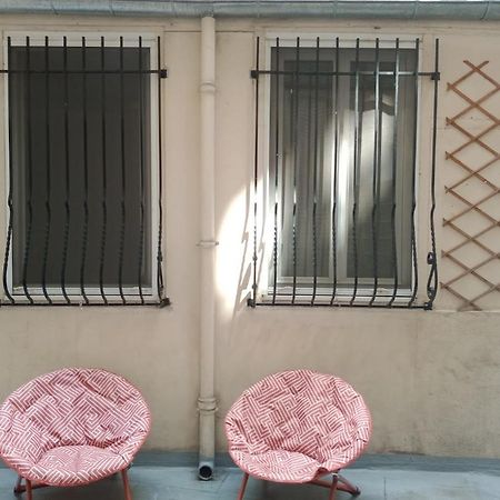 パリPetite Maison Avec Cour Dans Les Beaux Quartiers-Vous Faites Le Menage- Very Good Prices For T-H-E Location But You Have To Clea-N Th-E Flatアパートメント エクステリア 写真