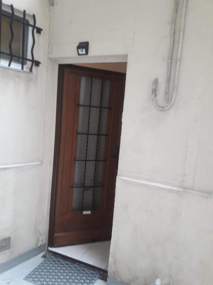 パリPetite Maison Avec Cour Dans Les Beaux Quartiers-Vous Faites Le Menage- Very Good Prices For T-H-E Location But You Have To Clea-N Th-E Flatアパートメント エクステリア 写真