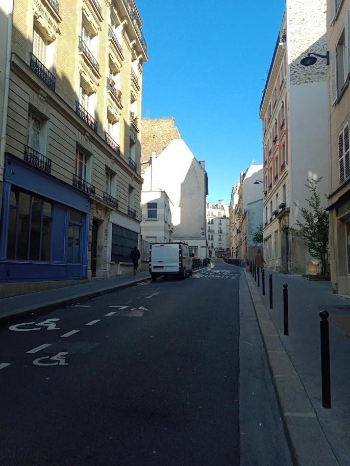パリPetite Maison Avec Cour Dans Les Beaux Quartiers-Vous Faites Le Menage- Very Good Prices For T-H-E Location But You Have To Clea-N Th-E Flatアパートメント エクステリア 写真